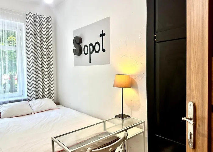 Pokoje W Centrum Sopotu I Parking Free ホームステイ *